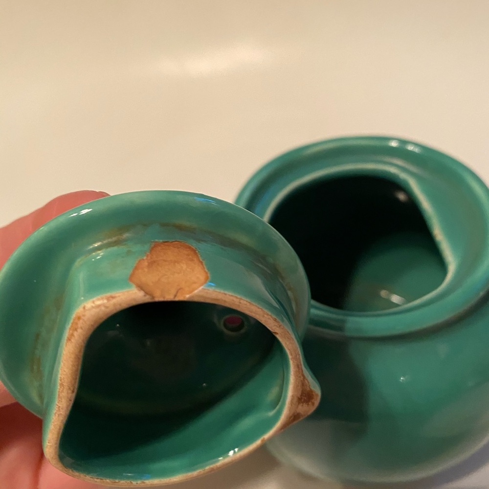 SOLD•Vintage• Small Green Teapot - Picture 4 of 7